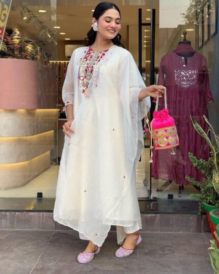 PRASHII-KURTI