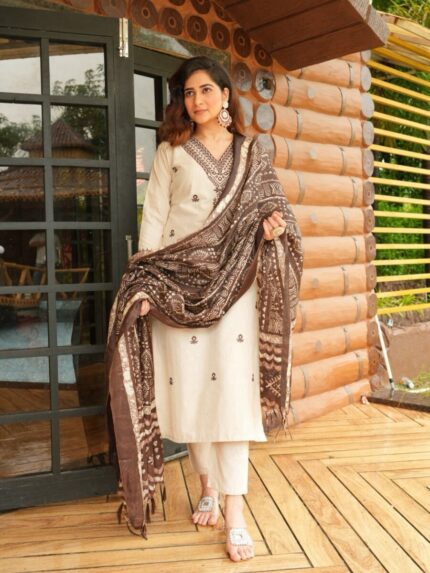 PRASHII-KURTI